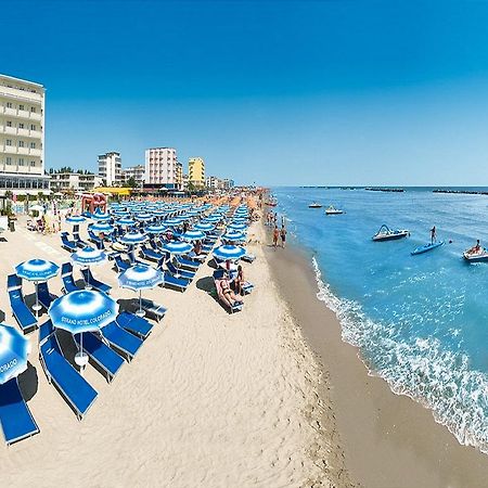 Strand Hotel Colorado Lido Di Savio Eksteriør billede